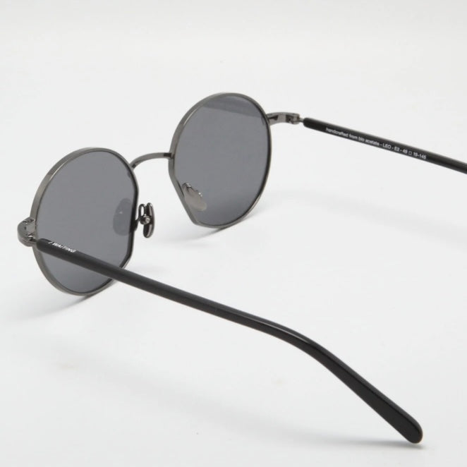 Waiting For The Sun Leo